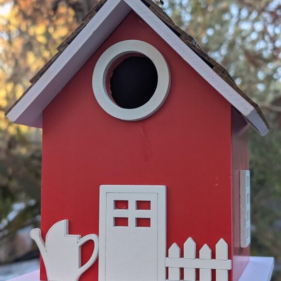 Water Proof Bird House - Picture 1 of 6
